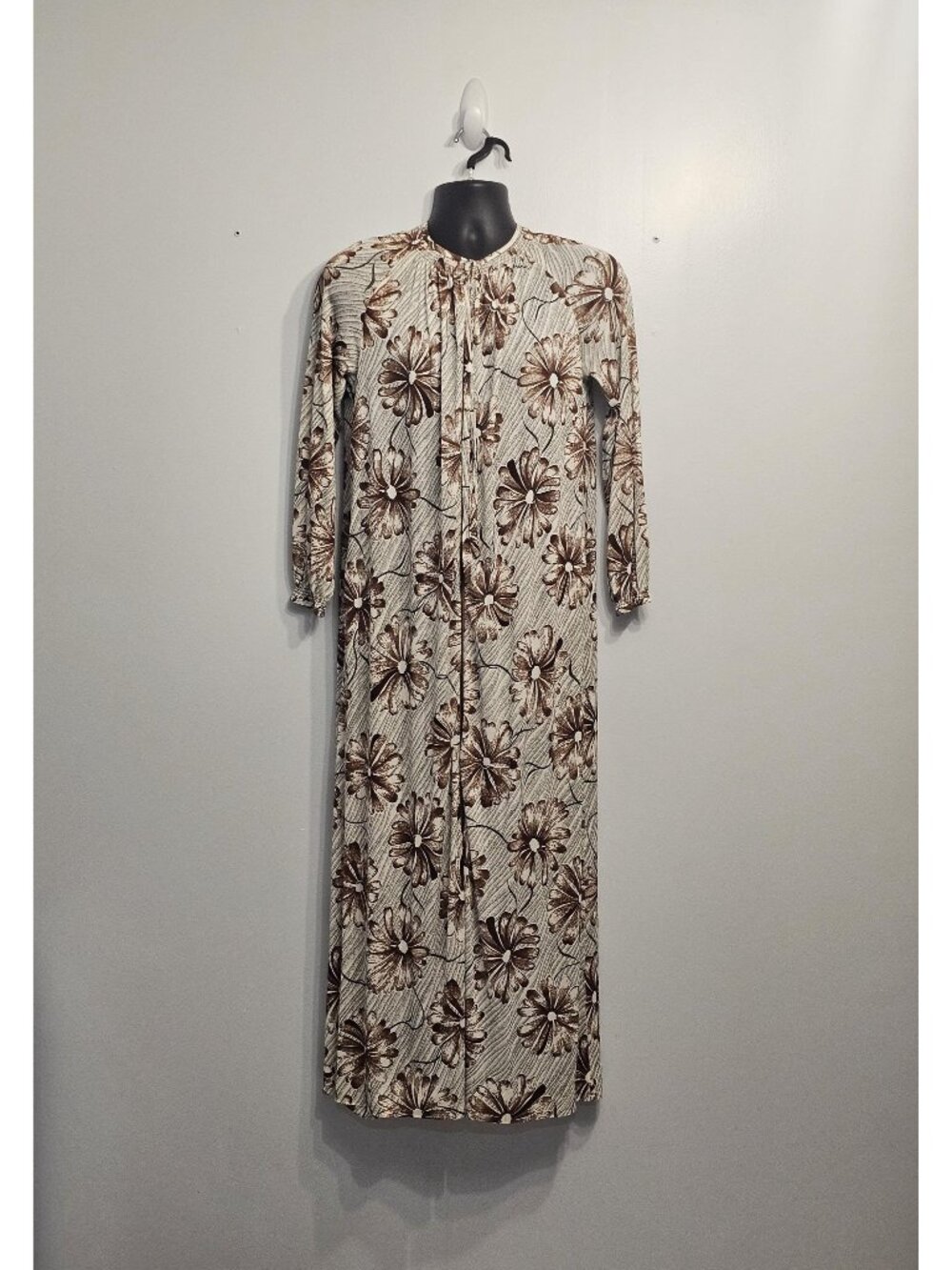 Vintage 1960's Jane Kinley Flowing Negligee Front Zip House Dress